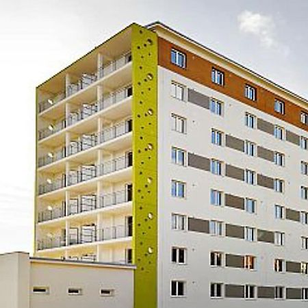 Moderny Apartman S Parkovanim ブラチスラヴァ エクステリア 写真