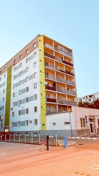 Moderny Apartman S Parkovanim ブラチスラヴァ エクステリア 写真