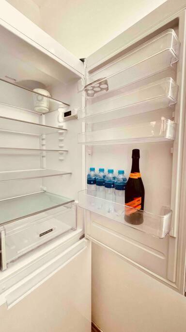 Moderny Apartman S Parkovanim ブラチスラヴァ エクステリア 写真